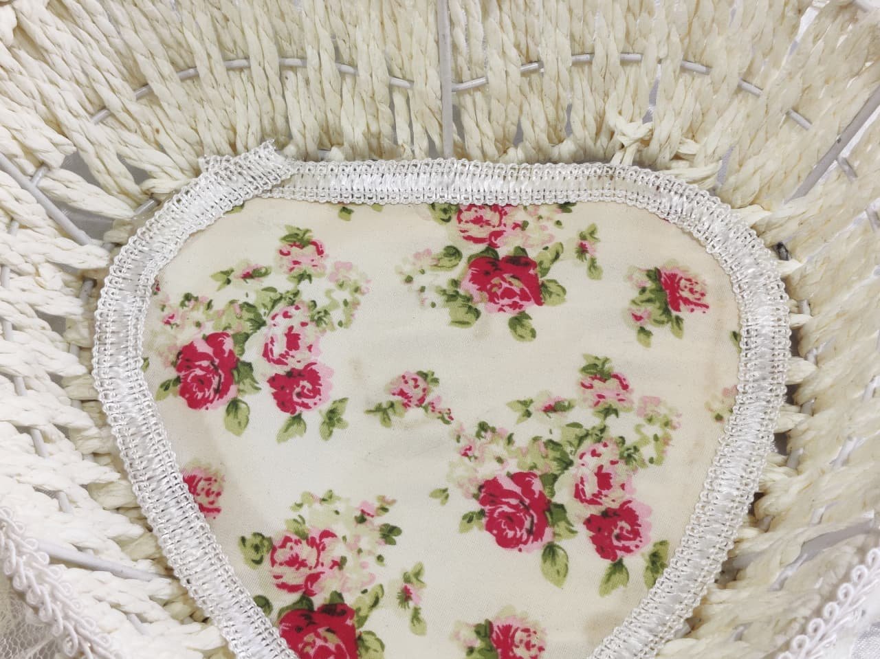 Sacred Heart Floral Lace Basket - Image 7