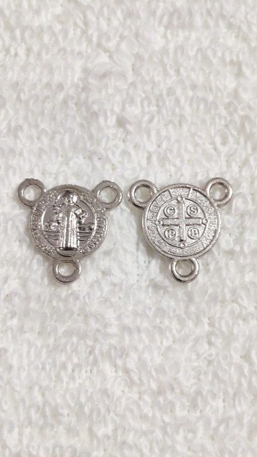 Silver Plated Three Cornered Medal - 1 CM