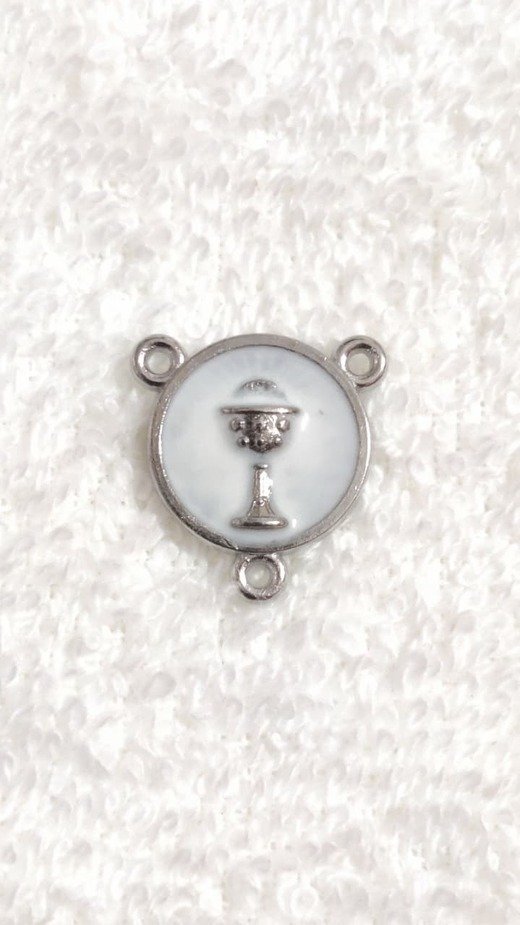 Silver Plated Three Cornered Medal – 1 CM
