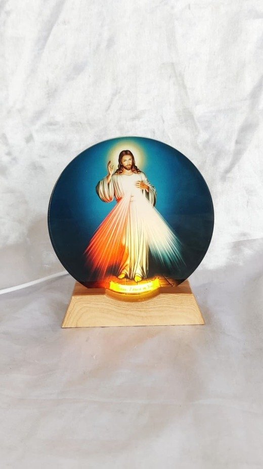 Elegant 3D Crystal Night Light – Divine Mercy Edition - 3.5 Inch