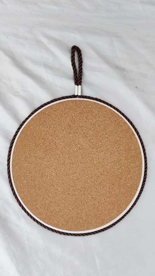 Ceramic Frame Sacred Heart Jesus Hanging - Round - Image 3