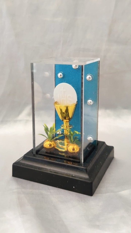 Monstrance Car Dashboard Statue - 3.5 Inch - Image 3